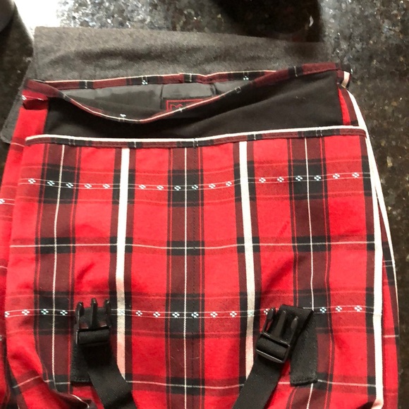 Dakine red plaid backpack - Picture 4 of 5